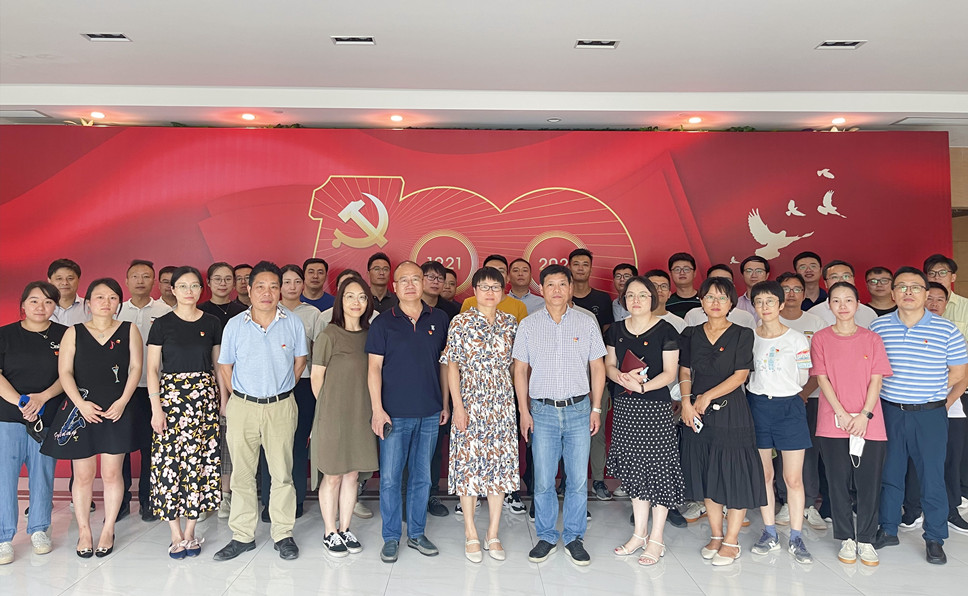 參觀海曙區(qū)慶祝中國共產(chǎn)黨成立100周年主題圖片展活動2 (1).JPG